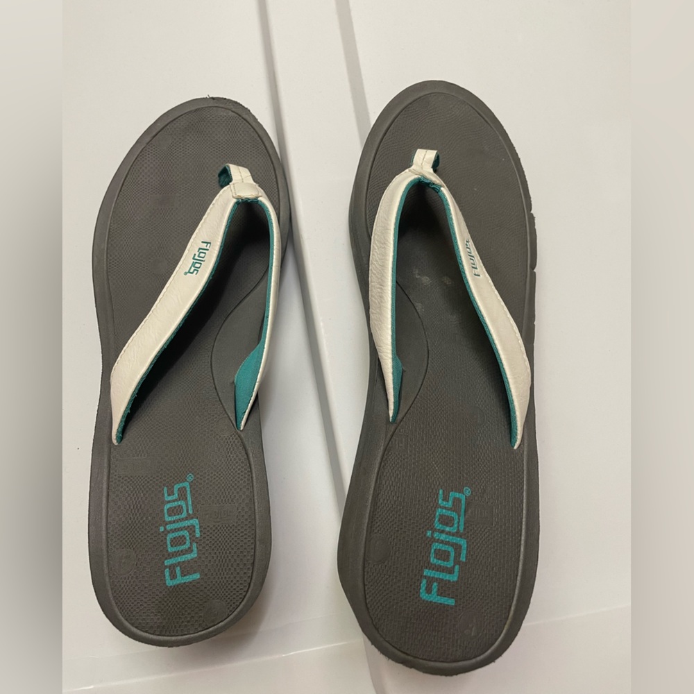 Flojos Women's Teal and White Flip Flop Sandals SZ 11